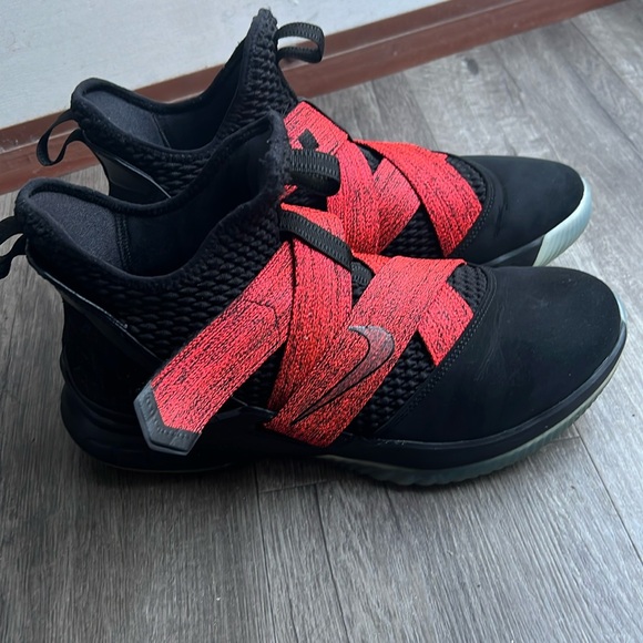 Nike Lebron Soldier XII Bred Black / Red Basketball Shoes Mens Size 11. AO2609-0 - Picture 3 of 8